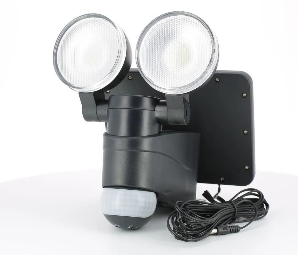 Luxorparts Solcellsdriven LED-strålkastare 500 lm